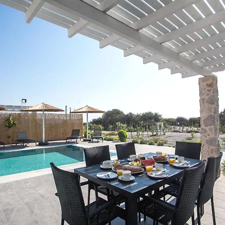 Pearl Beachfront Gennadi
