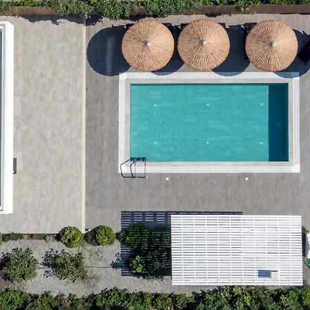 Villa Pearl Beachfront *