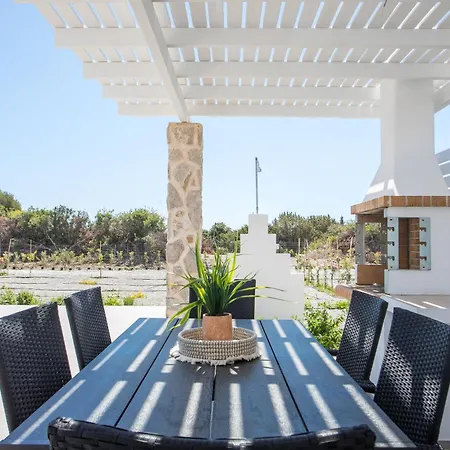 Pearl Beachfront Villa *